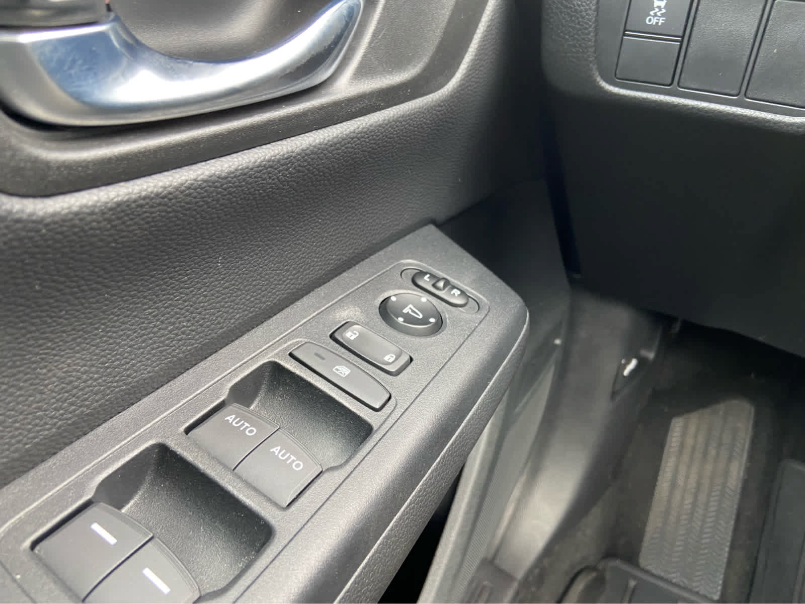 Used 2025 Honda CR-V Sport image 25