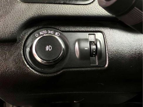 Used 2017 Buick Regal FWD image 28