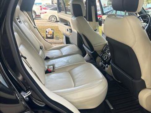 Used 2020 Land Rover Range Rover HSE image 17