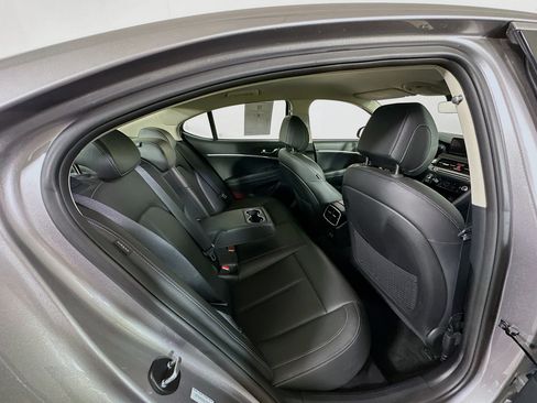 Used 2025 Genesis G70 2.5T RWD image 29