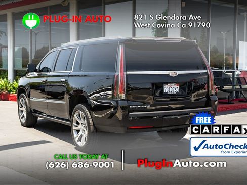 Used 2015 Cadillac Escalade ESV Premium RWD image 2