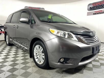 Used 2016 Toyota Sienna XLE Premium