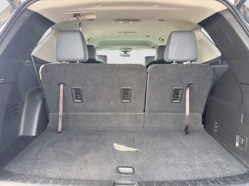 Used 2019 Chevrolet Traverse LT FWD image 18