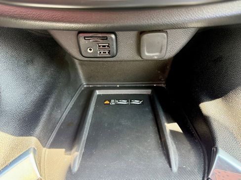 Used 2023 Chevrolet Traverse Premier image 30