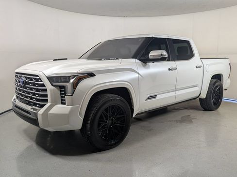 Used 2024 Toyota Tundra Capstone AWD/4WD image 3