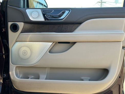 Used 2023 Lincoln Navigator Reserve image 25