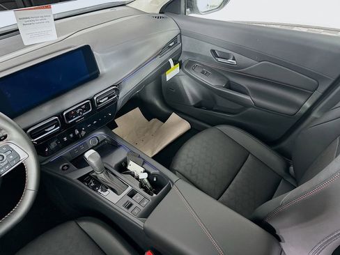 New 2026 Nissan Sentra SR w/ SR Premium Package FWD image 31