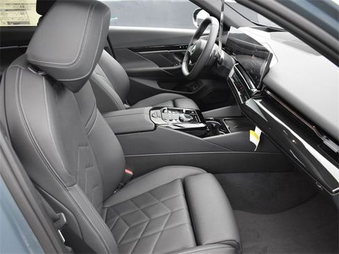 New 2024 BMW 530i w/ Premium Package image 12