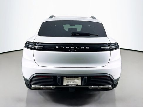 New 2026 Porsche Macan 4S Electric AWD/4WD image 10