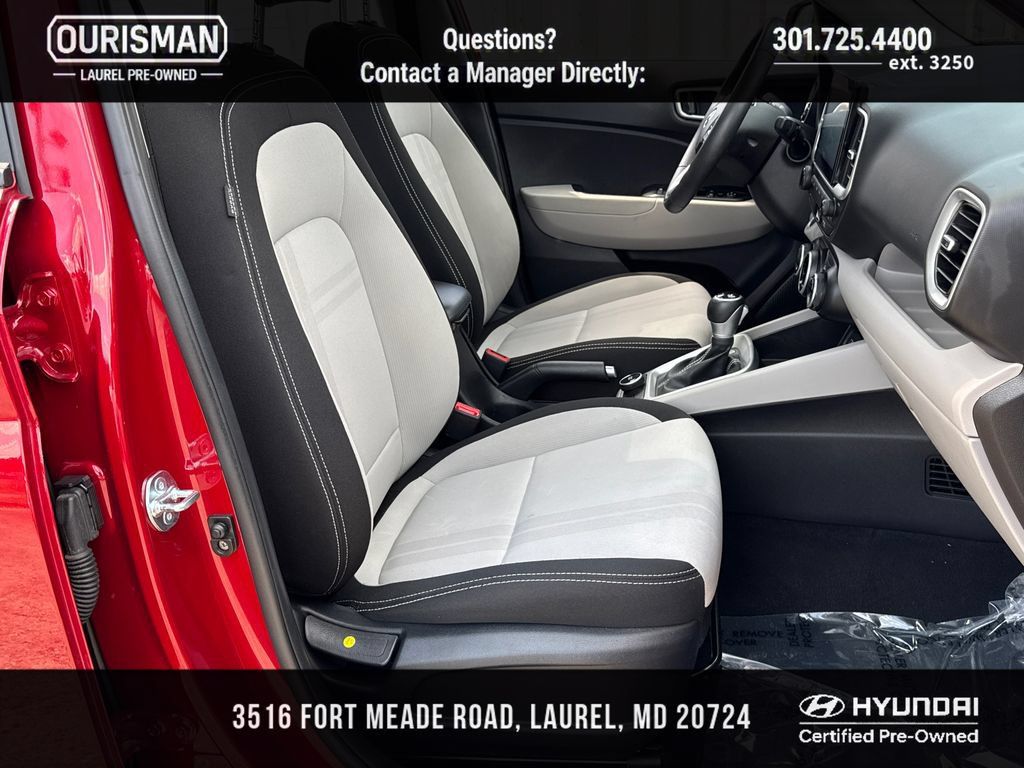 Certified 2025 Hyundai Venue SEL FWD image 20