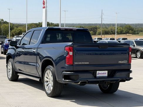 Used 2019 Chevrolet Silverado 1500 High Country w/ Technology Package AWD/4WD image 8