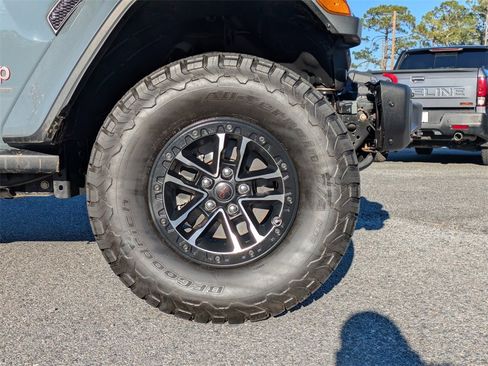 Used 2024 Jeep Wrangler Unlimited Rubicon image 13