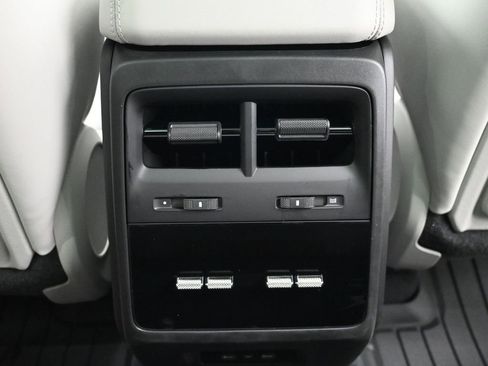 New 2026 Porsche Macan 4 Electric AWD/4WD image 8
