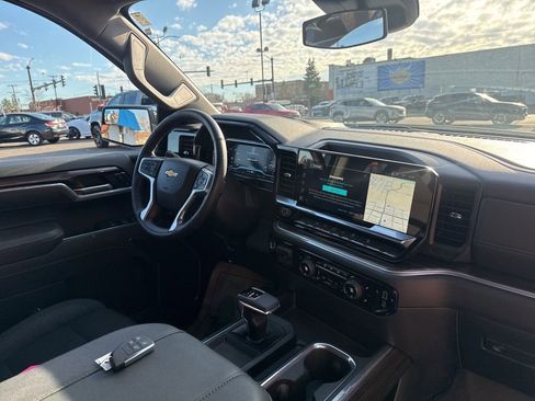 Used 2025 Chevrolet Silverado 1500 LT AWD/4WD image 33