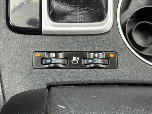 Used 2019 Toyota Highlander Limited AWD/4WD image 31