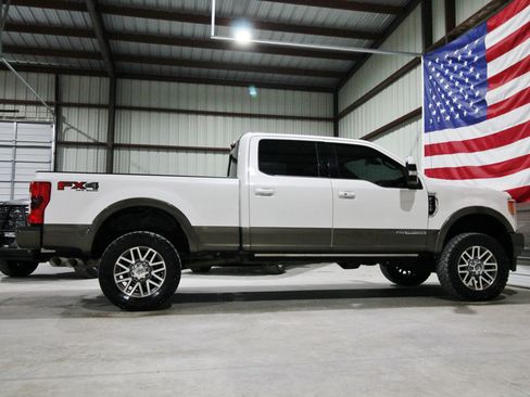 Used 2017 Ford F250 King Ranch w/ King Ranch Ultimate Package AWD/4WD image 13