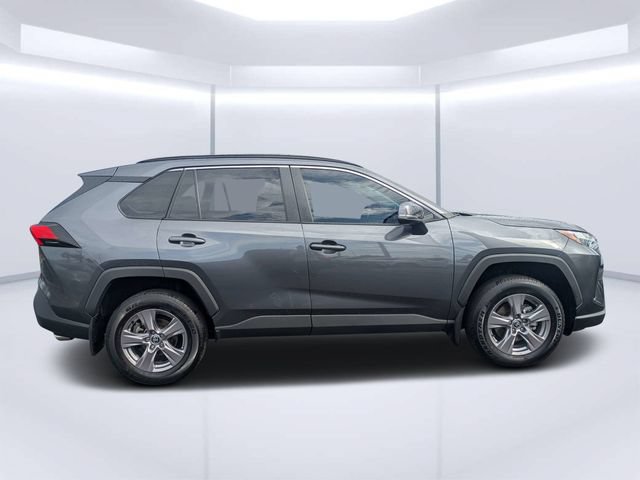 Used 2025 Toyota RAV4 XLE w/ Convenience Package FWD image 2