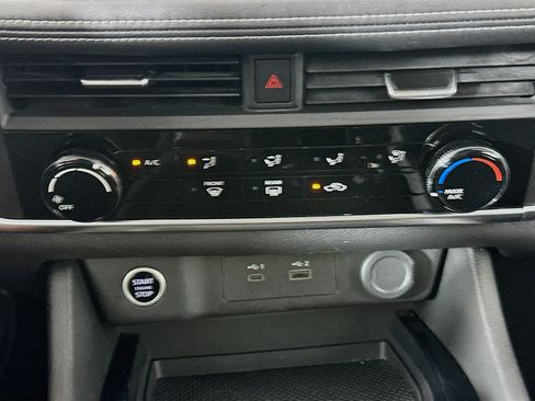Used 2023 Nissan Rogue S FWD image 23