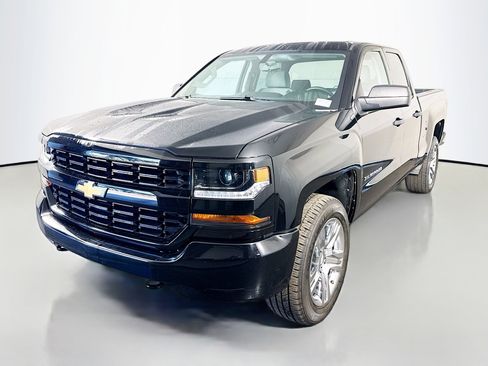 Used 2018 Chevrolet Silverado 1500 Custom image 4