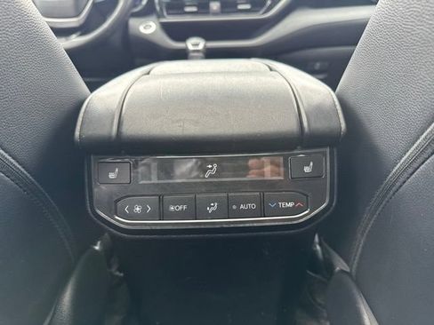 Used 2023 Toyota Highlander Platinum AWD/4WD image 40