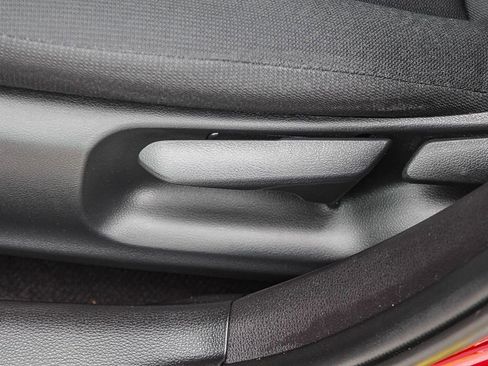 Used 2025 Toyota Corolla LE w/ Convenience Package image 22