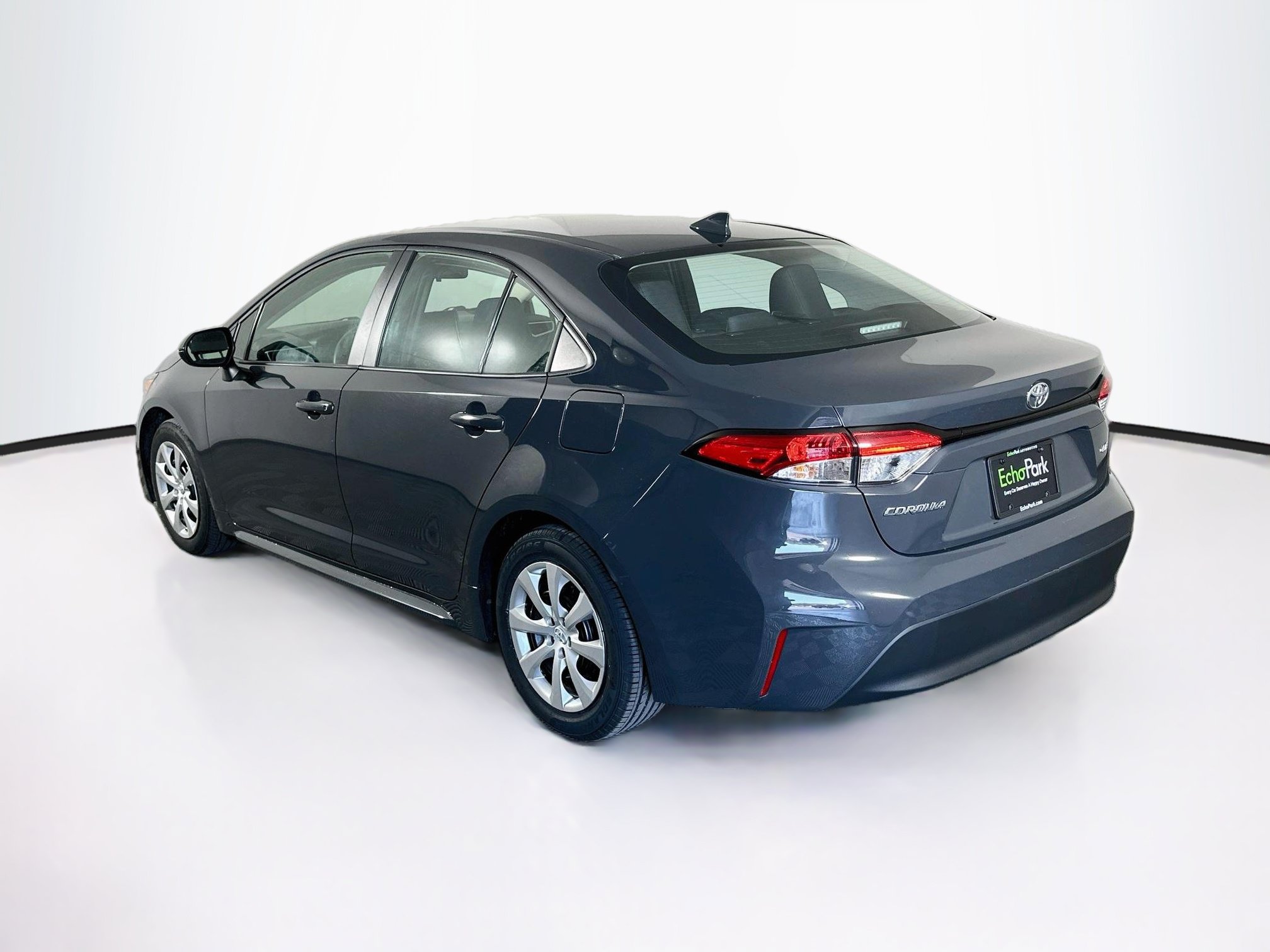 Used 2025 Toyota Corolla LE FWD image 5