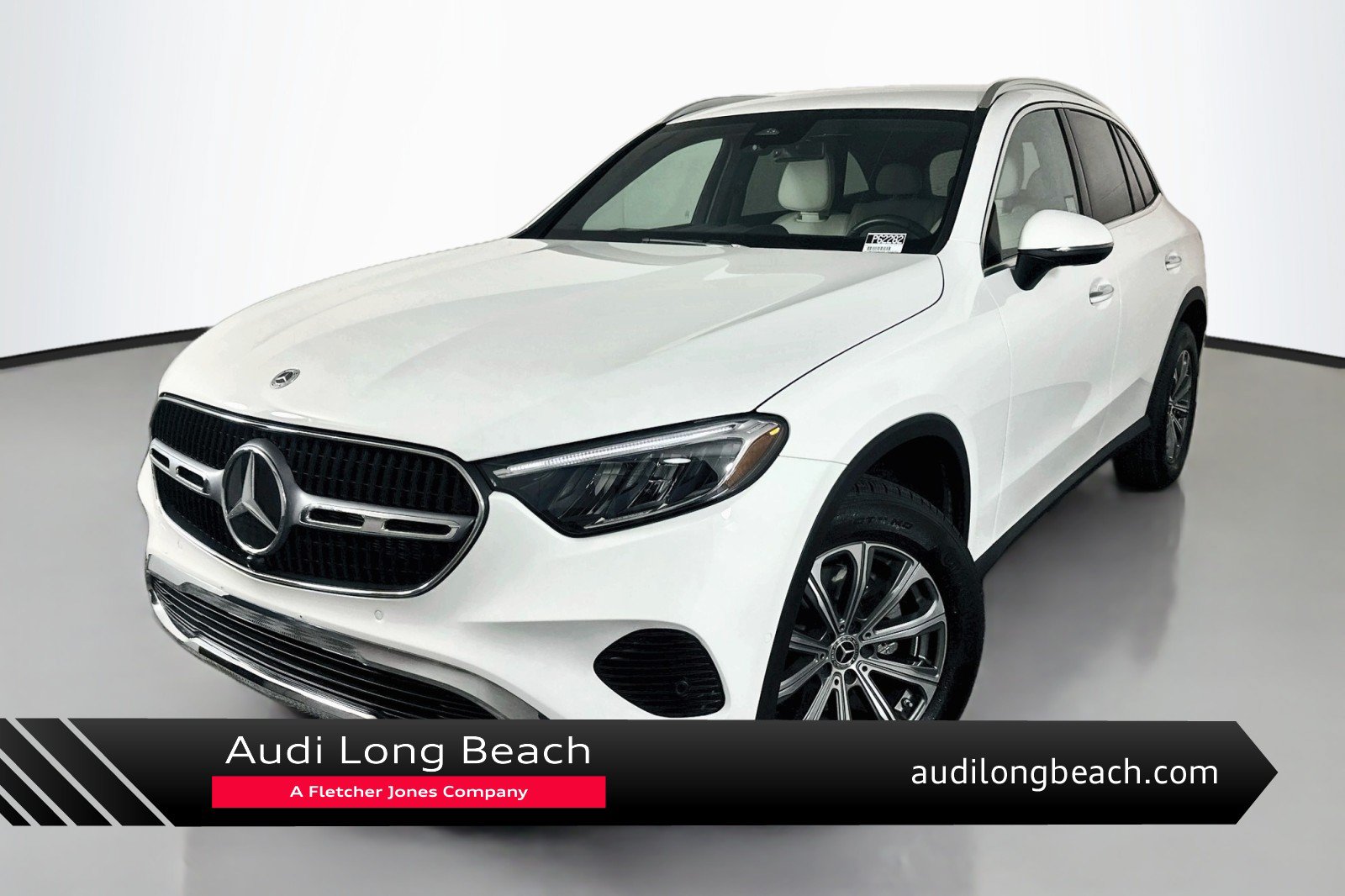 Used 2025 Mercedes-Benz GLC 300 image 1