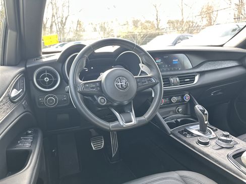 Used 2024 Alfa Romeo Stelvio Sprint image 24