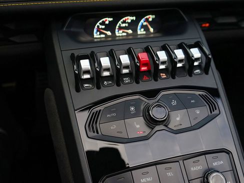 Used 2017 Lamborghini Huracan LP 610-4 image 9