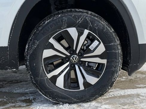 New 2026 Volkswagen Atlas SE image 8