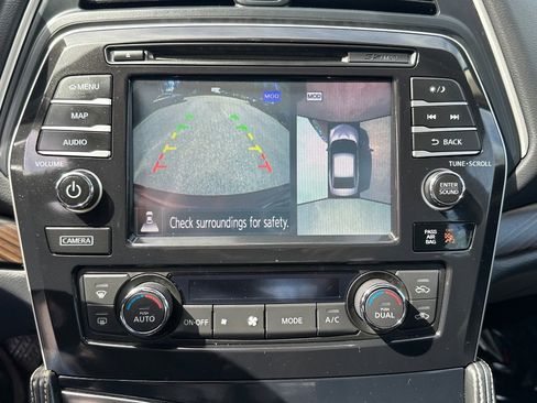 Used 2018 Nissan Maxima Platinum w/ Interior Lighting Package image 30