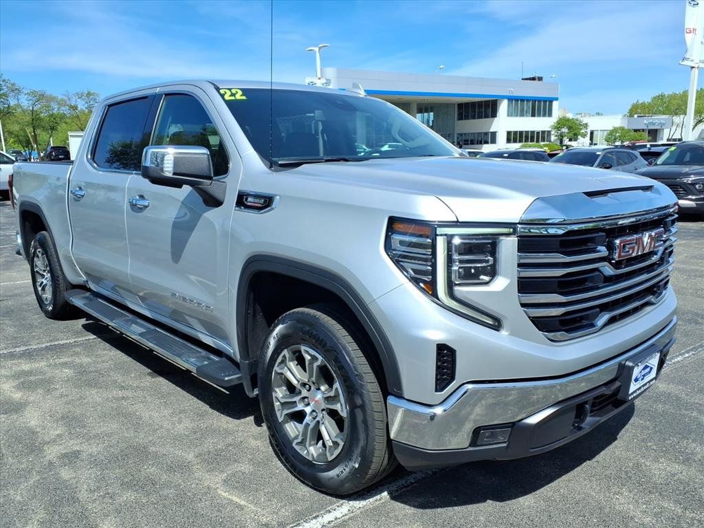 Used 2022 GMC Sierra 1500 SLT w/ SLT Convenience Package AWD/4WD image 1