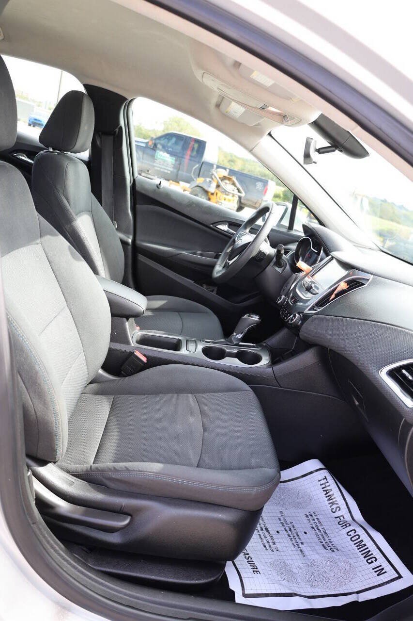 Used 2018 Chevrolet Cruze LT w/ Convenience Package FWD image 15
