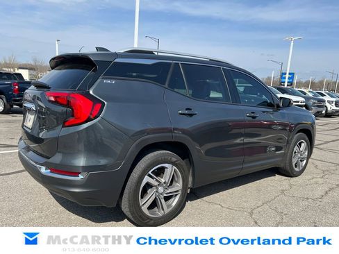Used 2021 GMC Terrain SLT image 3