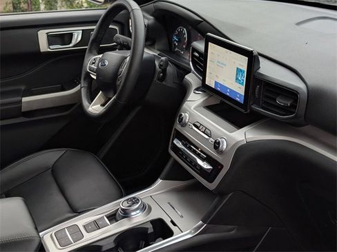 Used 2024 Ford Explorer XLT w/ Equipment Group 202A image 11