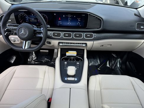 New 2025 Mercedes-Benz GLS 450 4MATIC image 4