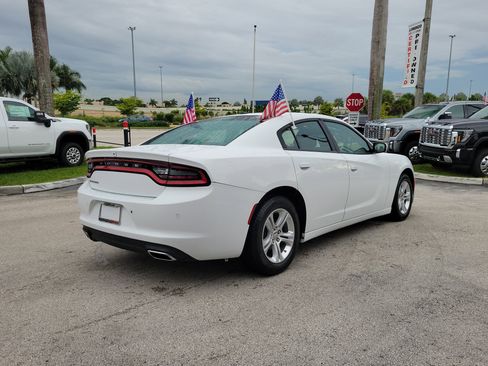 Used 2022 Dodge Charger SXT image 5