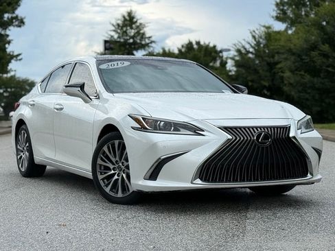 Used 2019 Lexus ES 350 w/ Premium Package FWD image 2