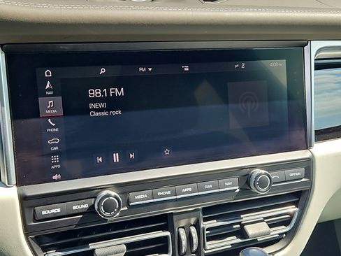 Certified 2019 Porsche Macan S AWD/4WD image 35