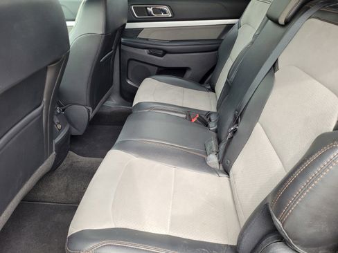 Used 2017 Ford Explorer XLT w/ Equipment Group 202A image 18