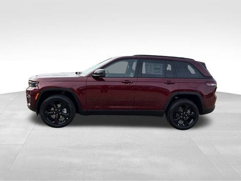 New 2025 Jeep Grand Cherokee Limited w/ Luxury Tech Group II image 2