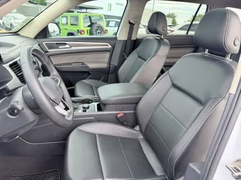 Used 2023 Volkswagen Atlas SEL AWD/4WD image 11