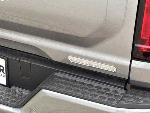 New 2025 GMC Canyon Elevation w/ Convenience Package image 5