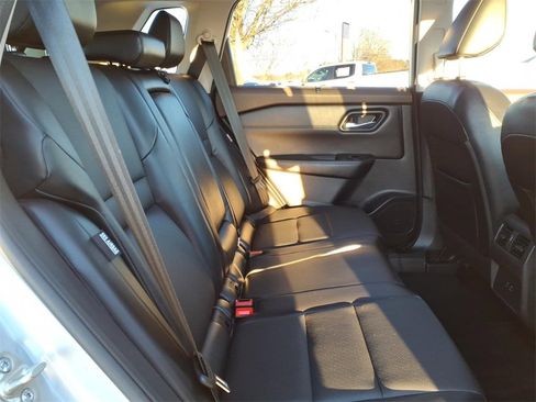 Certified 2022 Nissan Rogue SV w/ SV Premium Package image 6