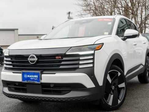 Certified 2025 Nissan Kicks SR AWD/4WD image 1