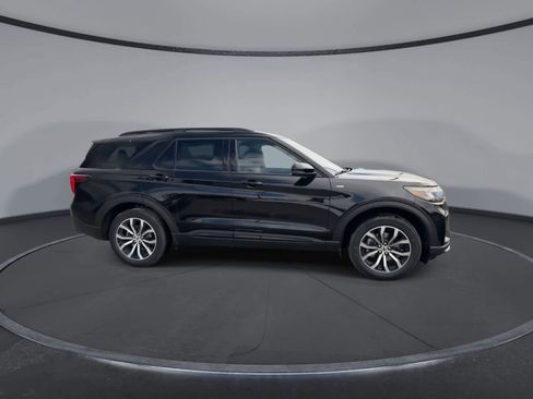 New 2026 Ford Explorer ST-Line image 9