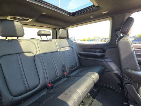 New 2026 Jeep Grand Wagoneer Limited AWD/4WD image 16