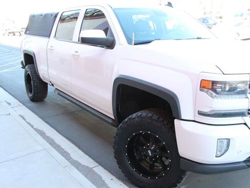 Used 2017 Chevrolet Silverado 1500 LTZ Z71 w/ LTZ Plus Package AWD/4WD image 9