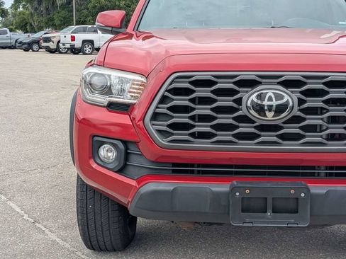 Used 2021 Toyota Tacoma TRD Off-Road AWD/4WD image 10