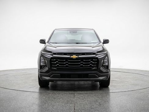Used 2025 Chevrolet Equinox LT FWD image 2